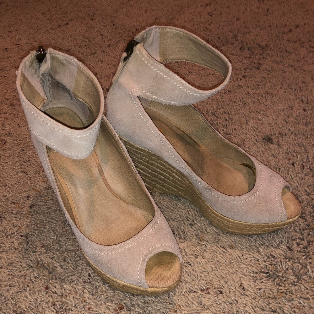 Light pink/beige suede and woven platform wedge